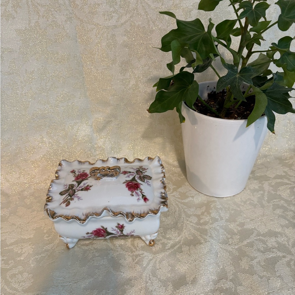 Vintage Tilso Japan Porcelain Moss Rose Dresser Box with Gold Accent Trim